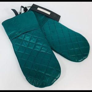 NEW Mackage leather emerald mittens Georgie small
